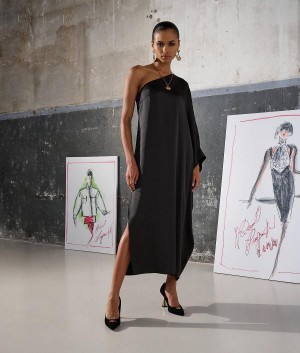 Dresses Damskie Karl Lagerfeld ONE-SHOULDER DRAPED SATIN Czarne | PL QZ3064